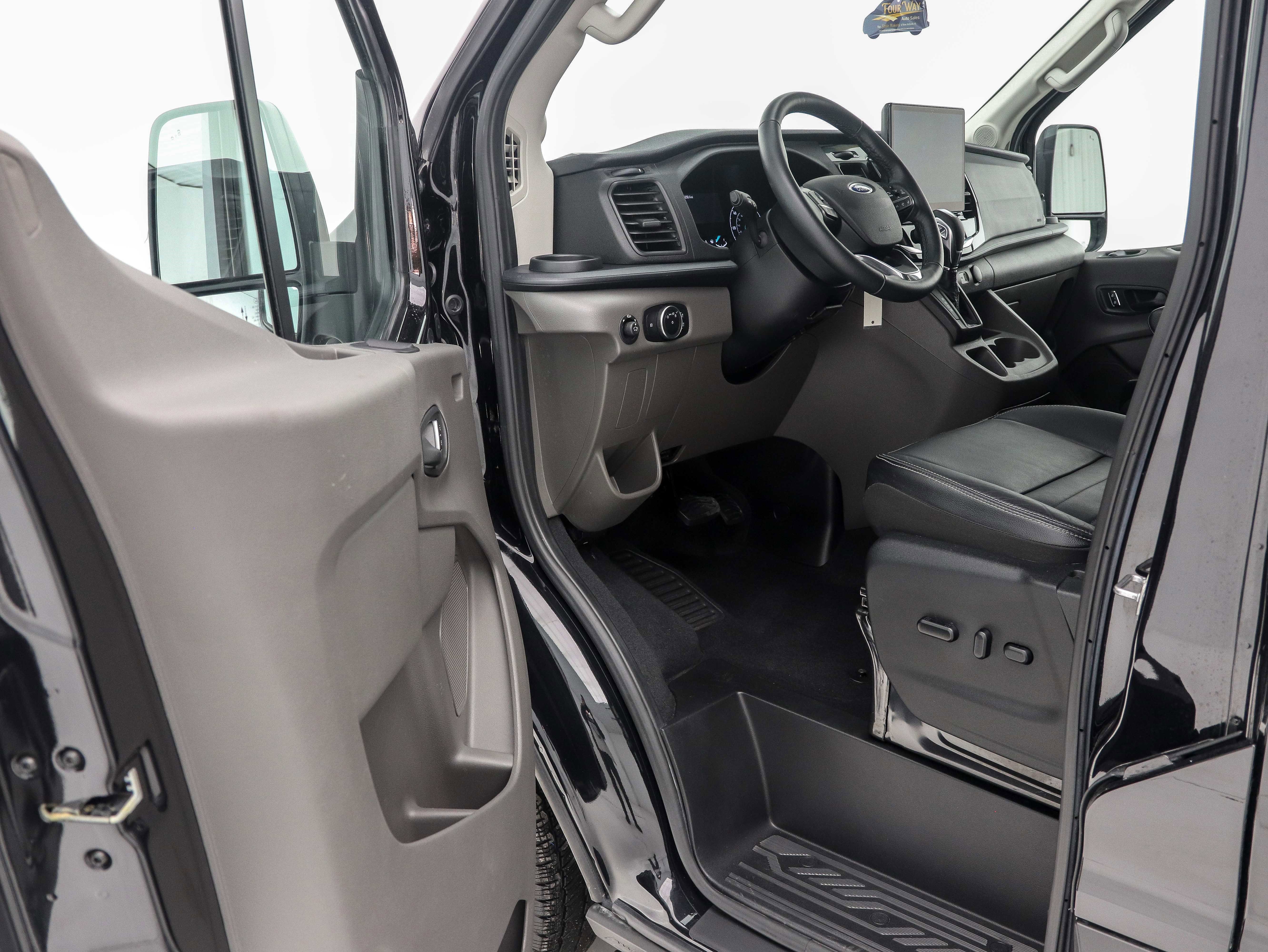 Used 2023 Ford Transit 350 XLT image 16