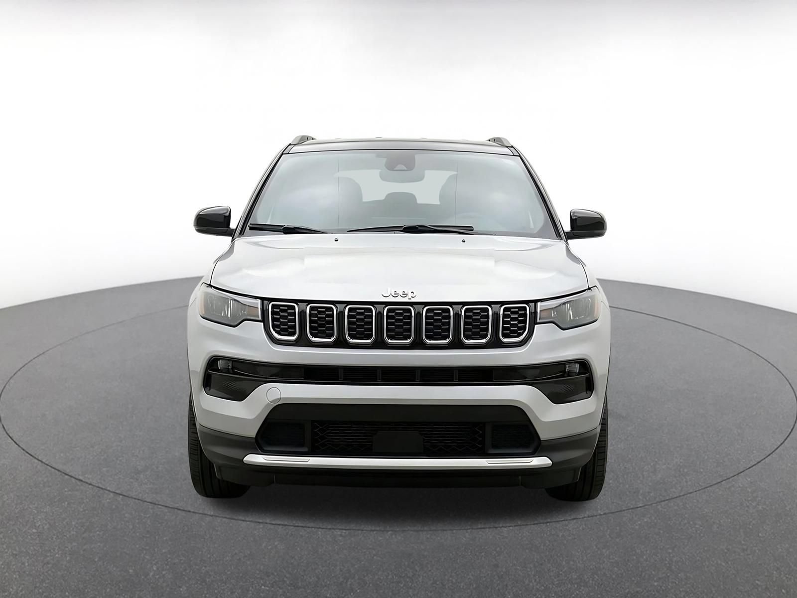 Used 2025 Jeep Compass Limited AWD/4WD image 2