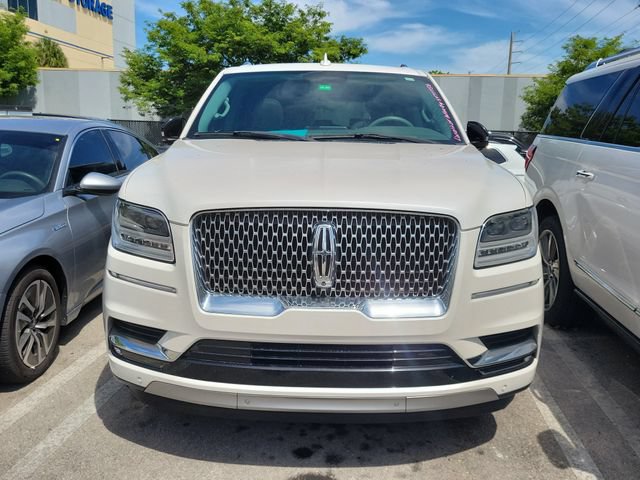 Used 2018 Lincoln Navigator Select RWD image 2