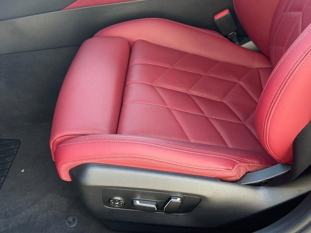 Used 2026 BMW 540i xDrive image 23