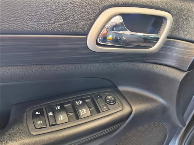 Used 2021 Jeep Grand Cherokee Laredo X RWD image 16