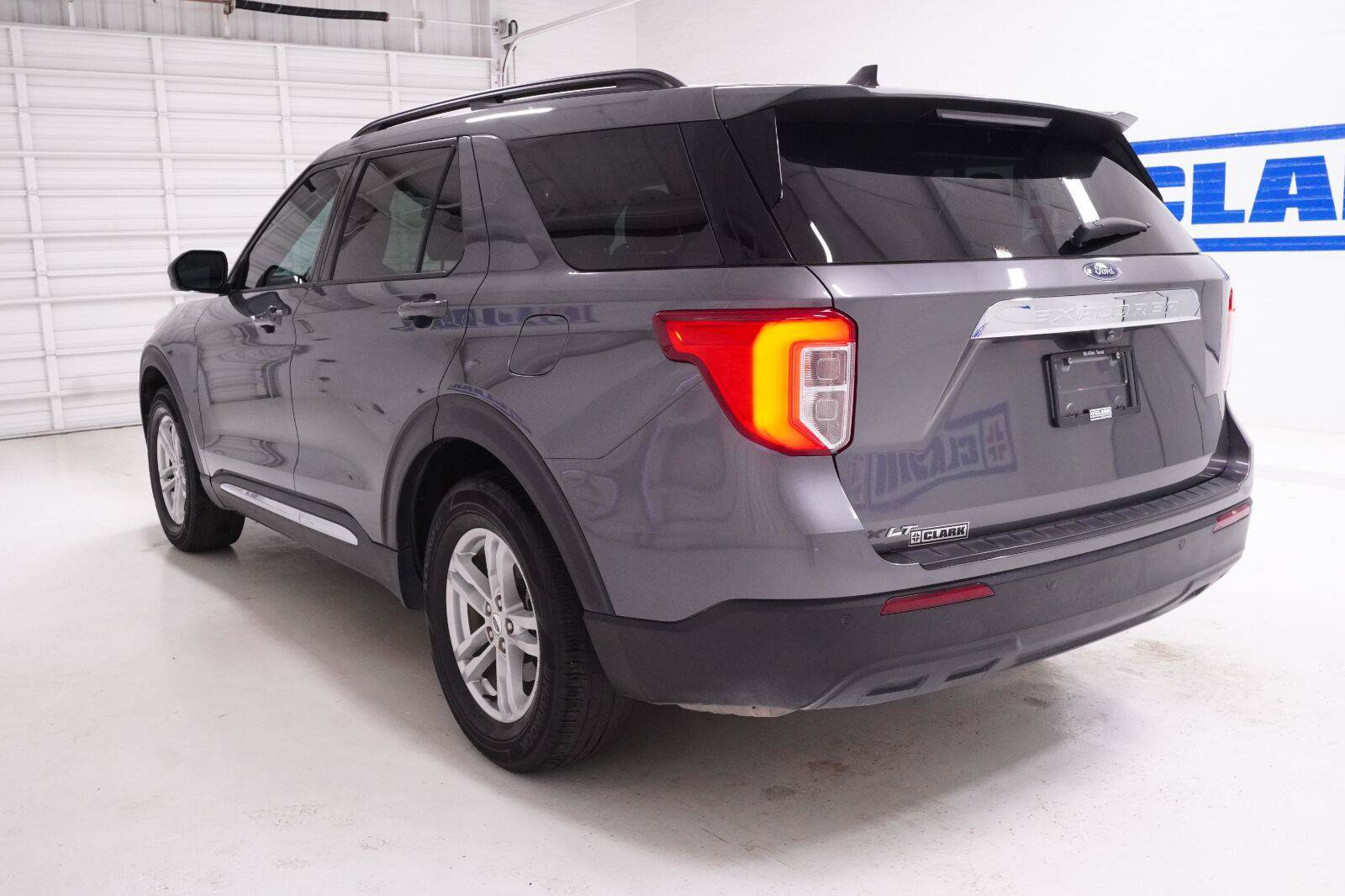 Used 2023 Ford Explorer XLT RWD image 36