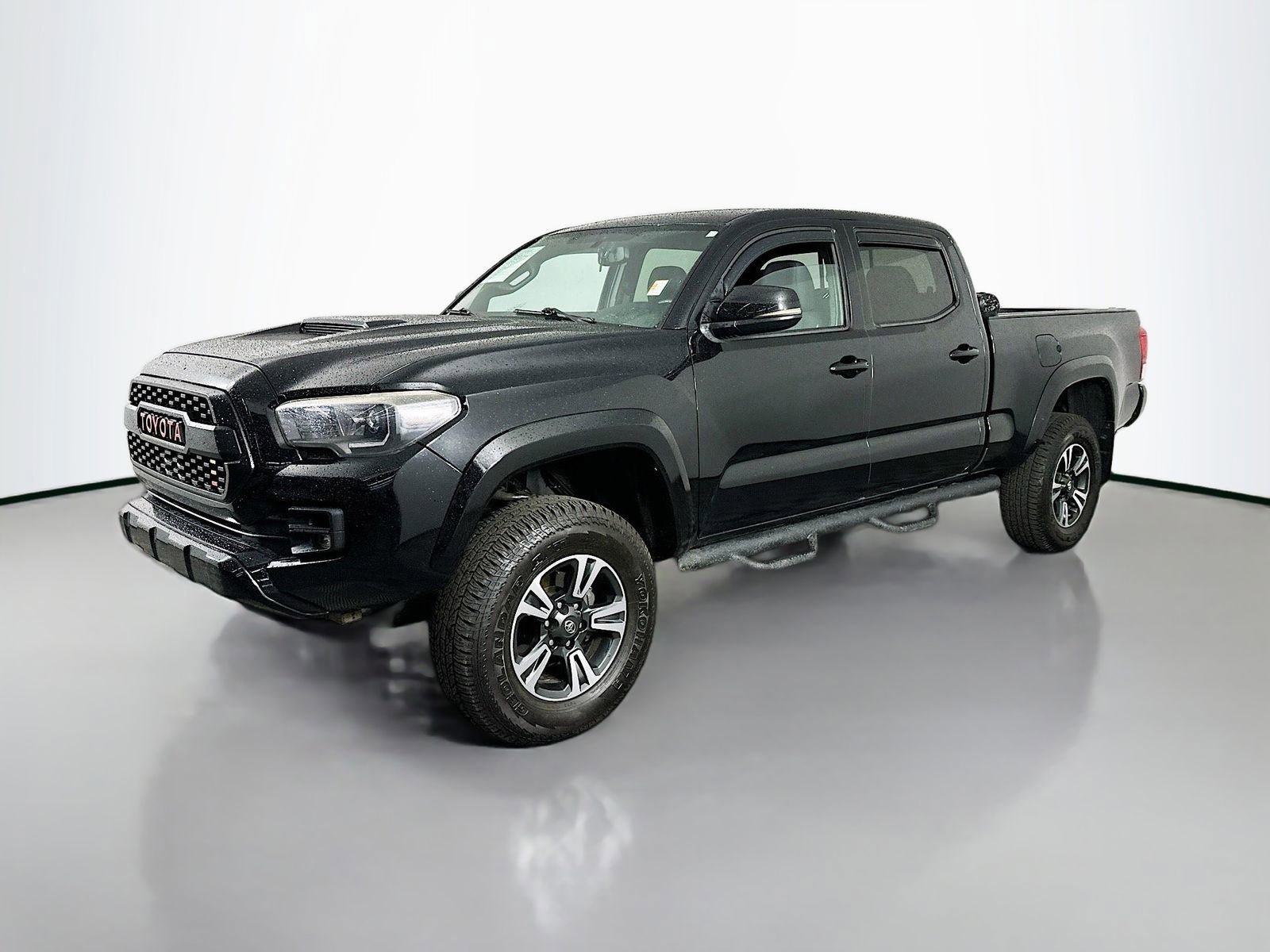 Used 2017 Toyota Tacoma TRD Off-Road AWD/4WD image 7