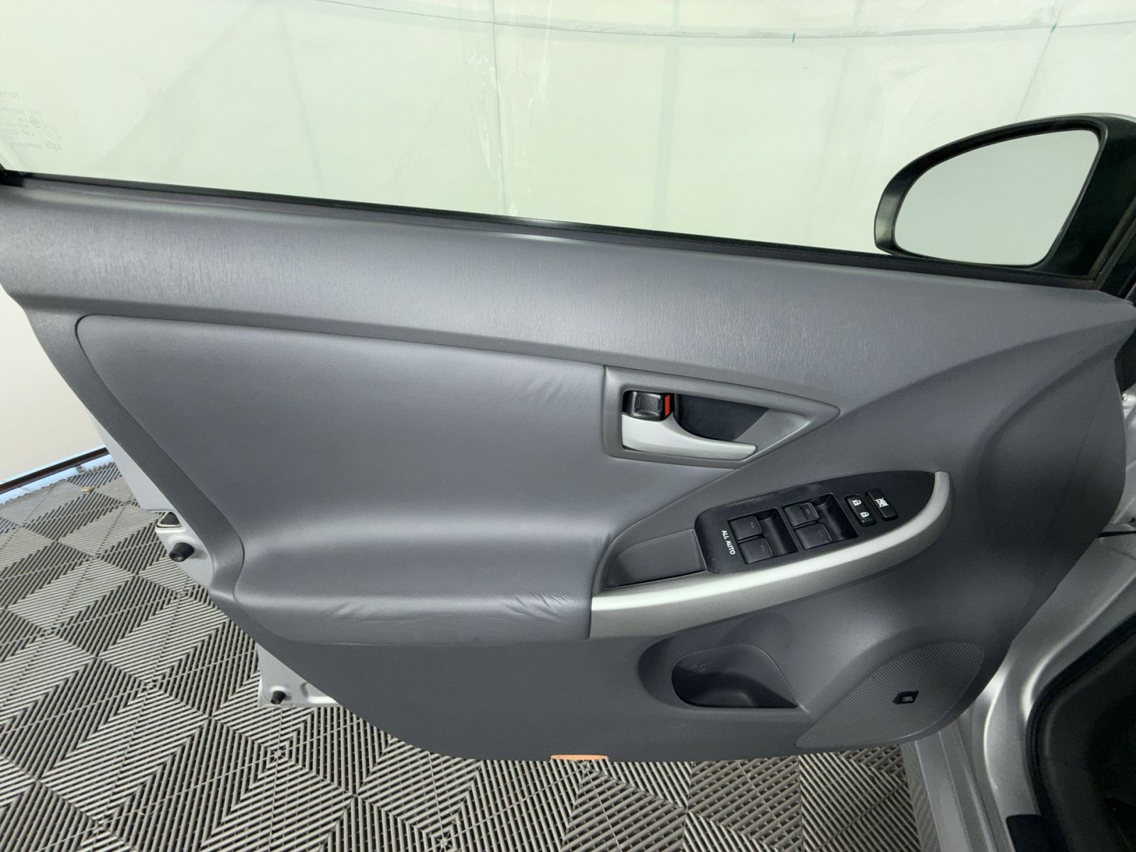 Used 2010 Toyota Prius Two FWD image 15