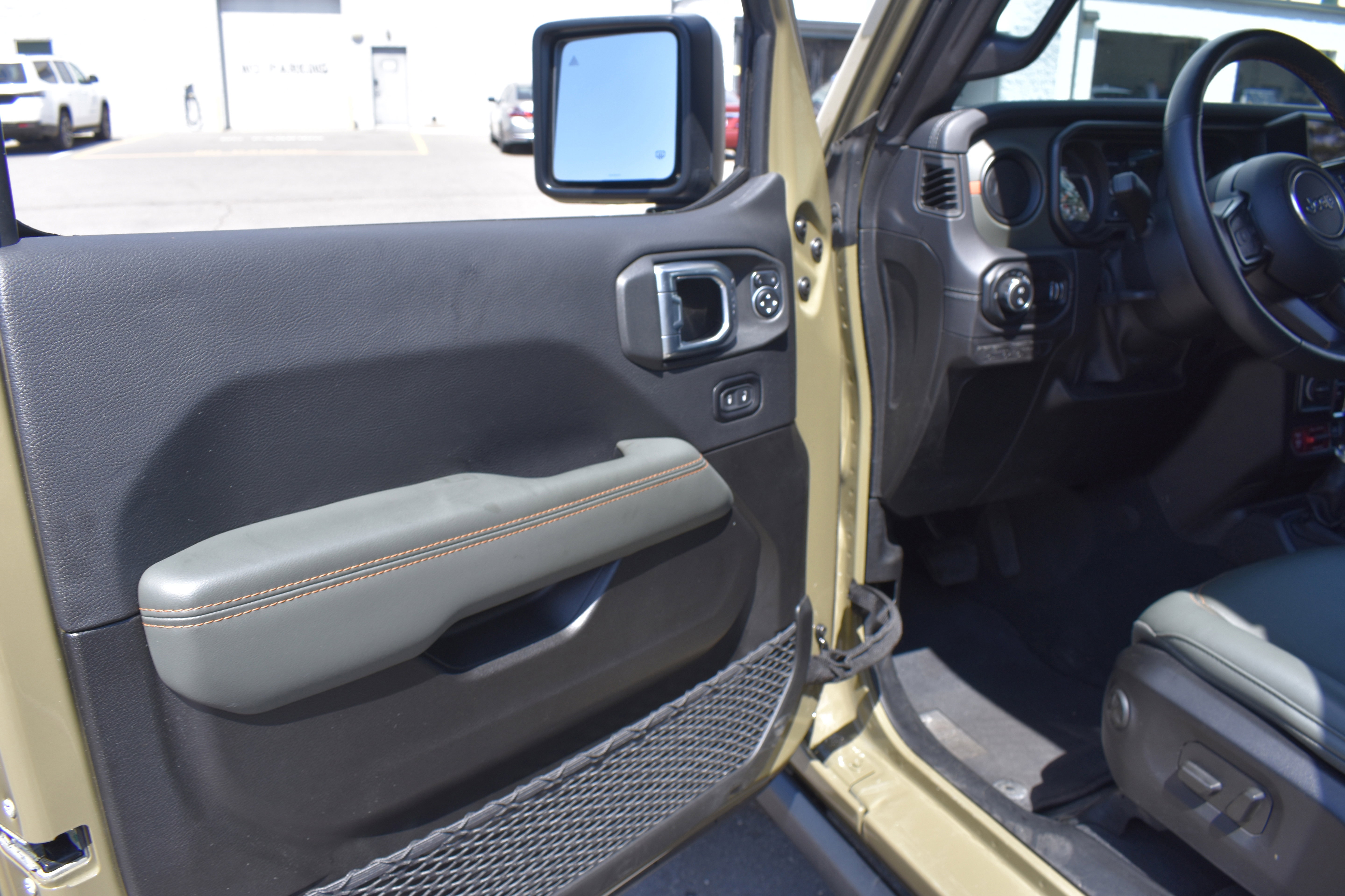 Used 2025 Jeep Gladiator Mojave image 20