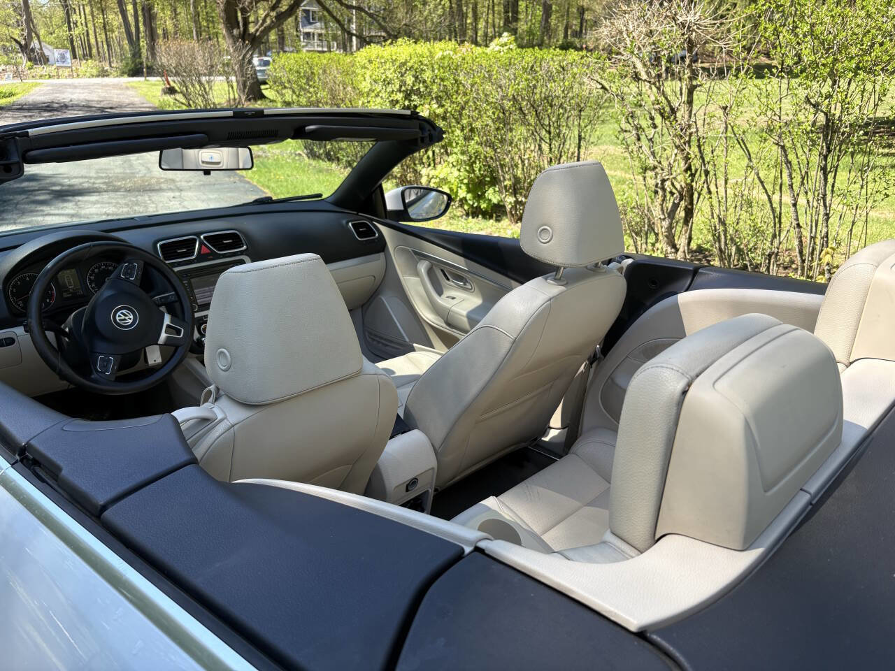 Used 2012 Volkswagen Eos Komfort FWD image 25