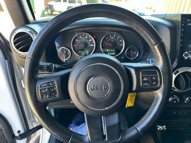 Used 2016 Jeep Wrangler Unlimited Rubicon w/ Connectivity Group AWD/4WD image 20