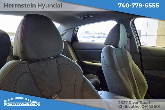Used 2024 Hyundai Elantra SE image 27