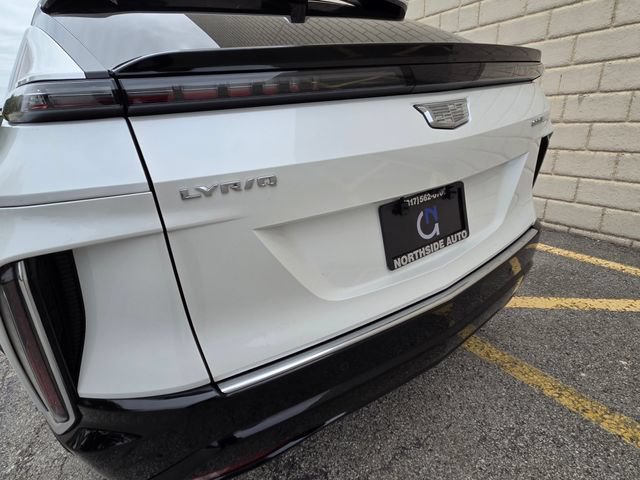 Used 2024 Cadillac Lyriq Luxury AWD/4WD image 17