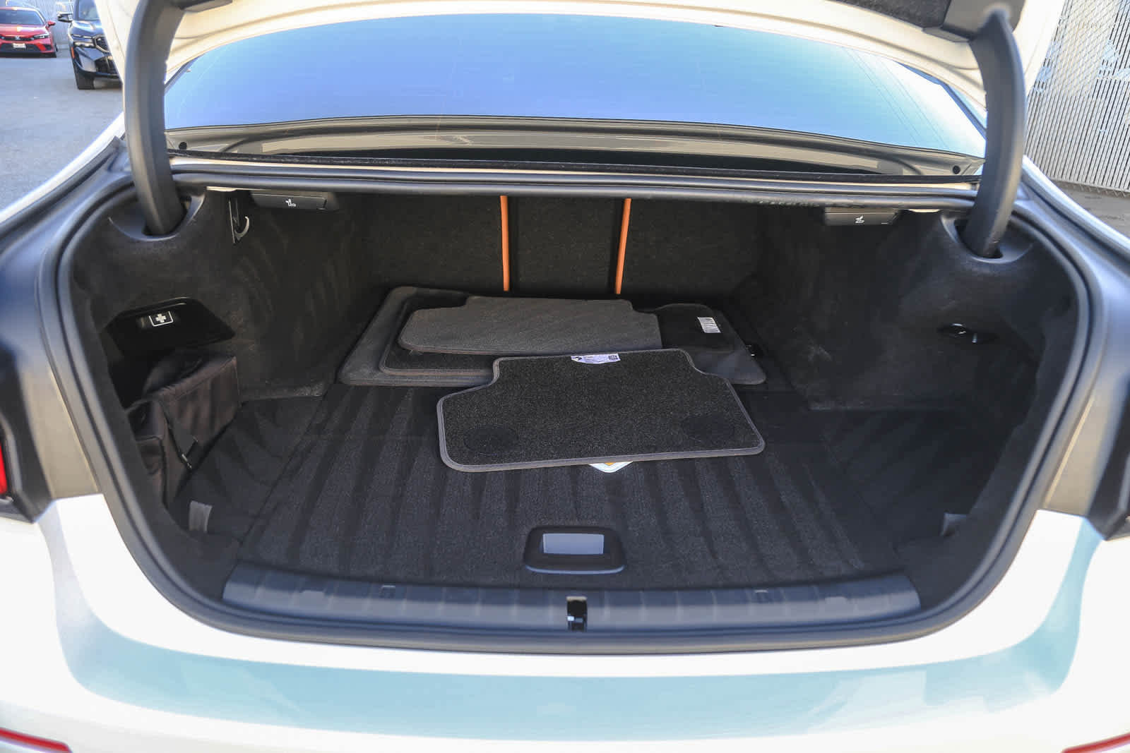 Certified 2023 BMW 530e w/ Convenience Package image 23