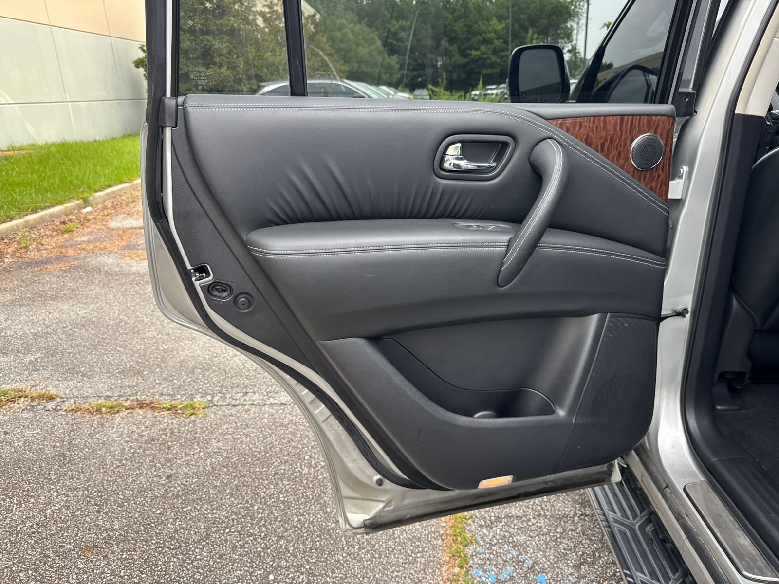 Used 2019 Nissan Armada Platinum w/ Captain's Chairs Package RWD image 22