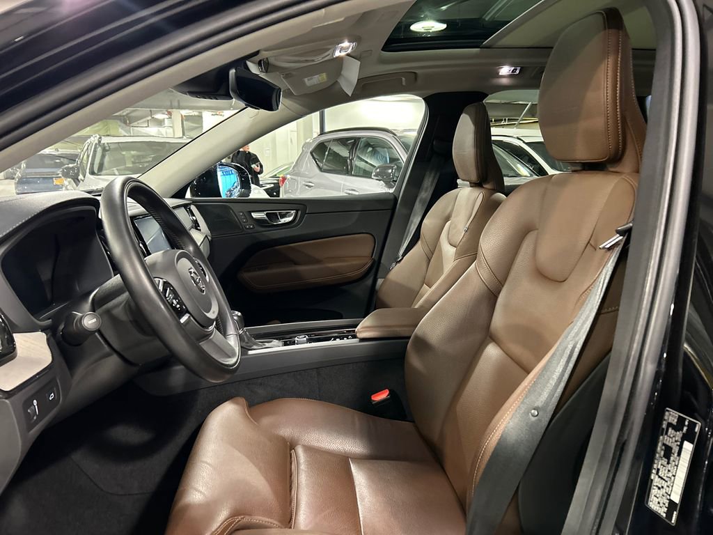 Used 2020 Volvo XC60 T6 Inscription w/ Protection Package Premier image 10