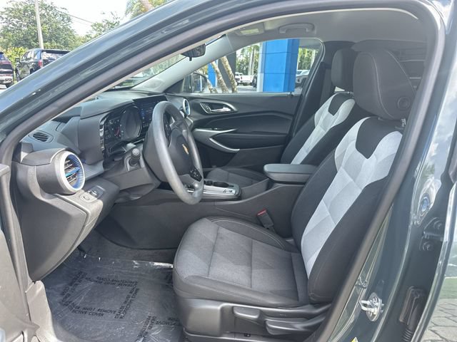 Used 2025 Chevrolet Trax LS w/ LS Convenience Package FWD image 30
