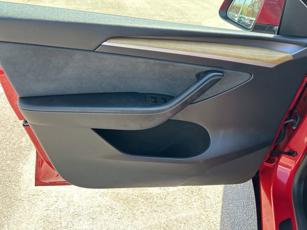 Used 2023 Tesla Model Y Long Range image 17