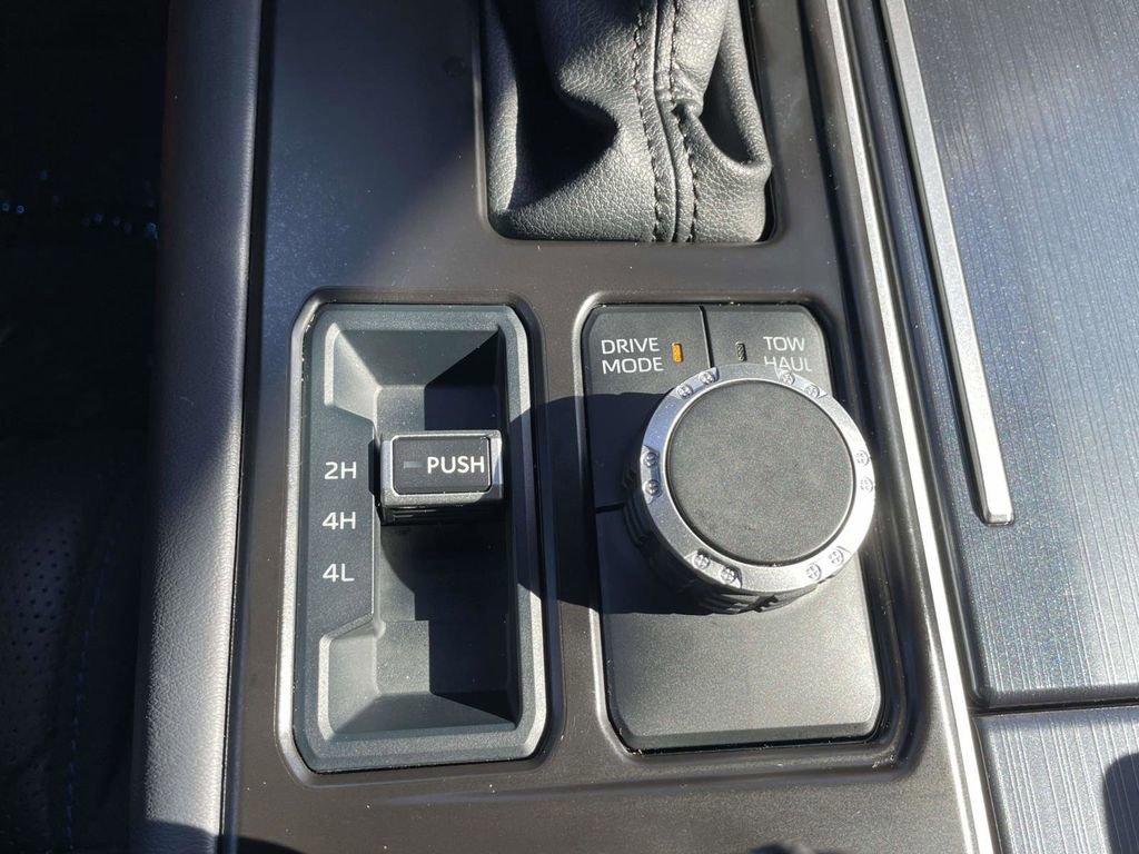 Used 2024 Toyota Tundra Platinum AWD/4WD image 38