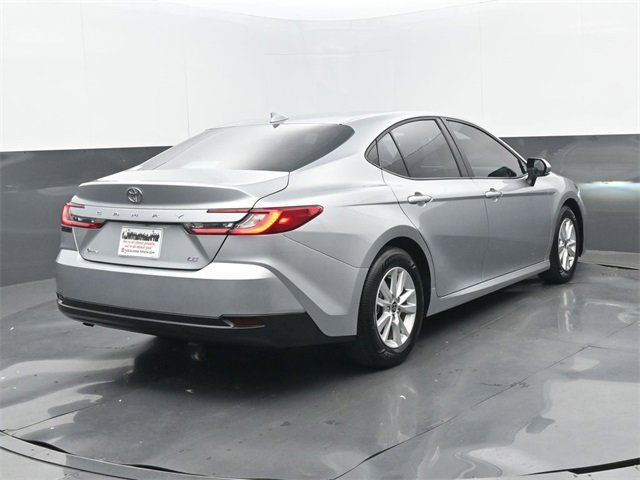 Used 2025 Toyota Camry LE image 18