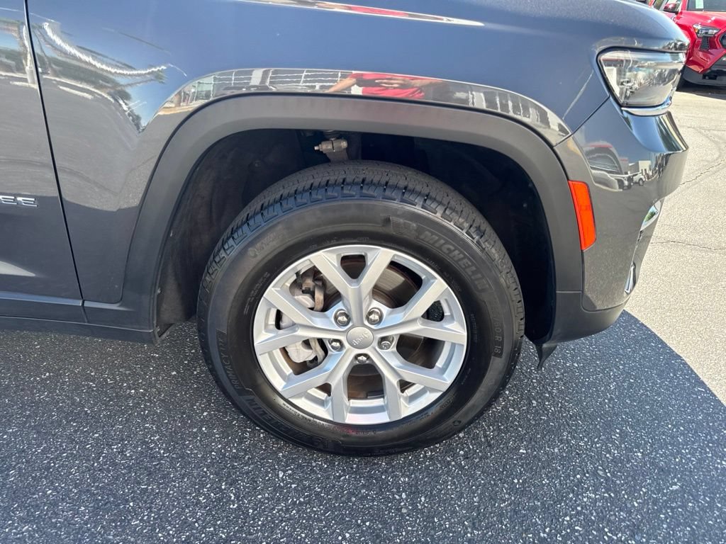 Used 2023 Jeep Grand Cherokee Limited AWD/4WD image 20