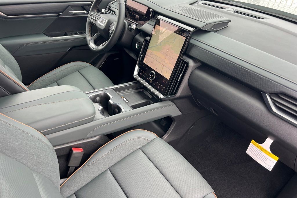 New 2026 GMC Acadia AT4 w/ Luxury Package image 14