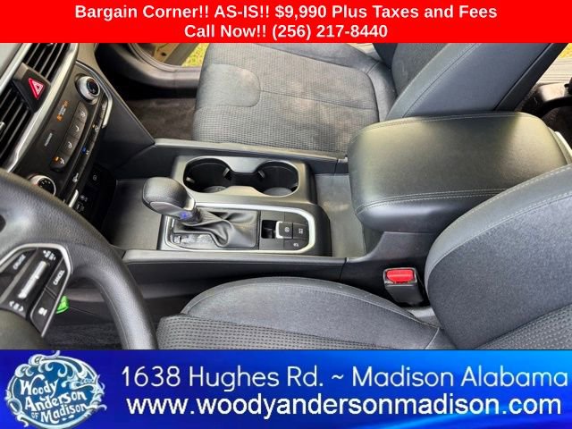 Used 2019 Hyundai Santa Fe SE FWD image 17