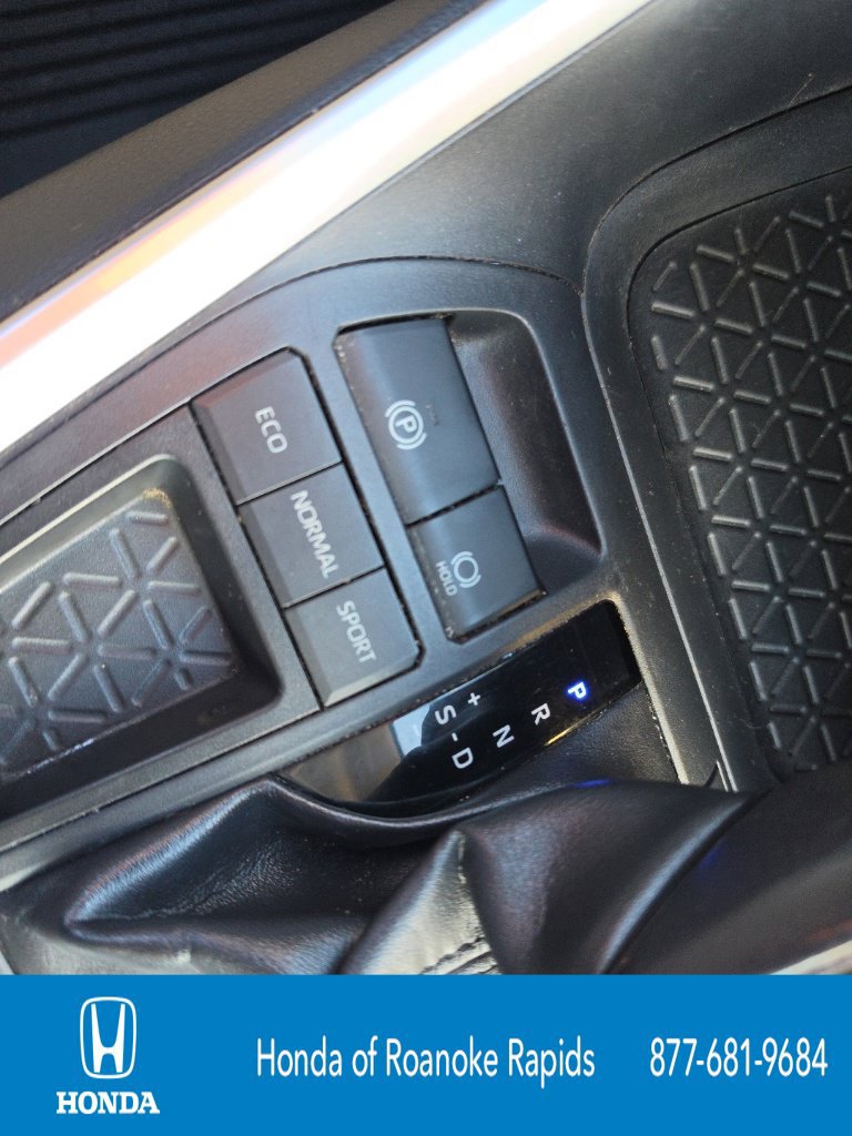 Used 2019 Toyota RAV4 XLE Premium FWD image 32