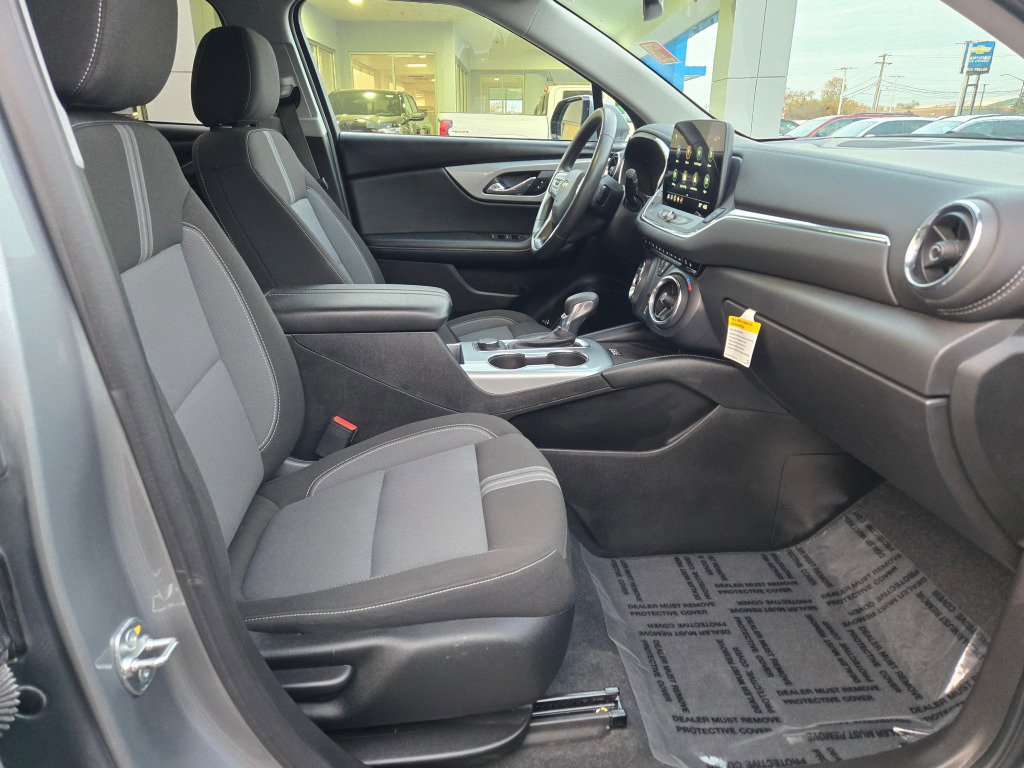Certified 2024 Chevrolet Blazer LT w/ Convenience Package image 6