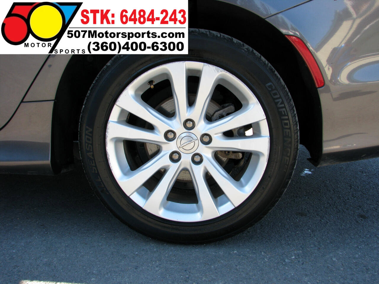 Used 2015 Chrysler 200 Limited w/ Convenience Group image 42