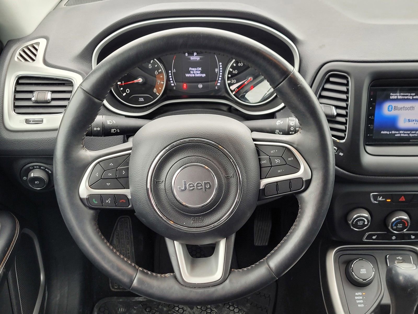 Used 2017 Jeep Compass Latitude w/ Safe & Security Group AWD/4WD image 13