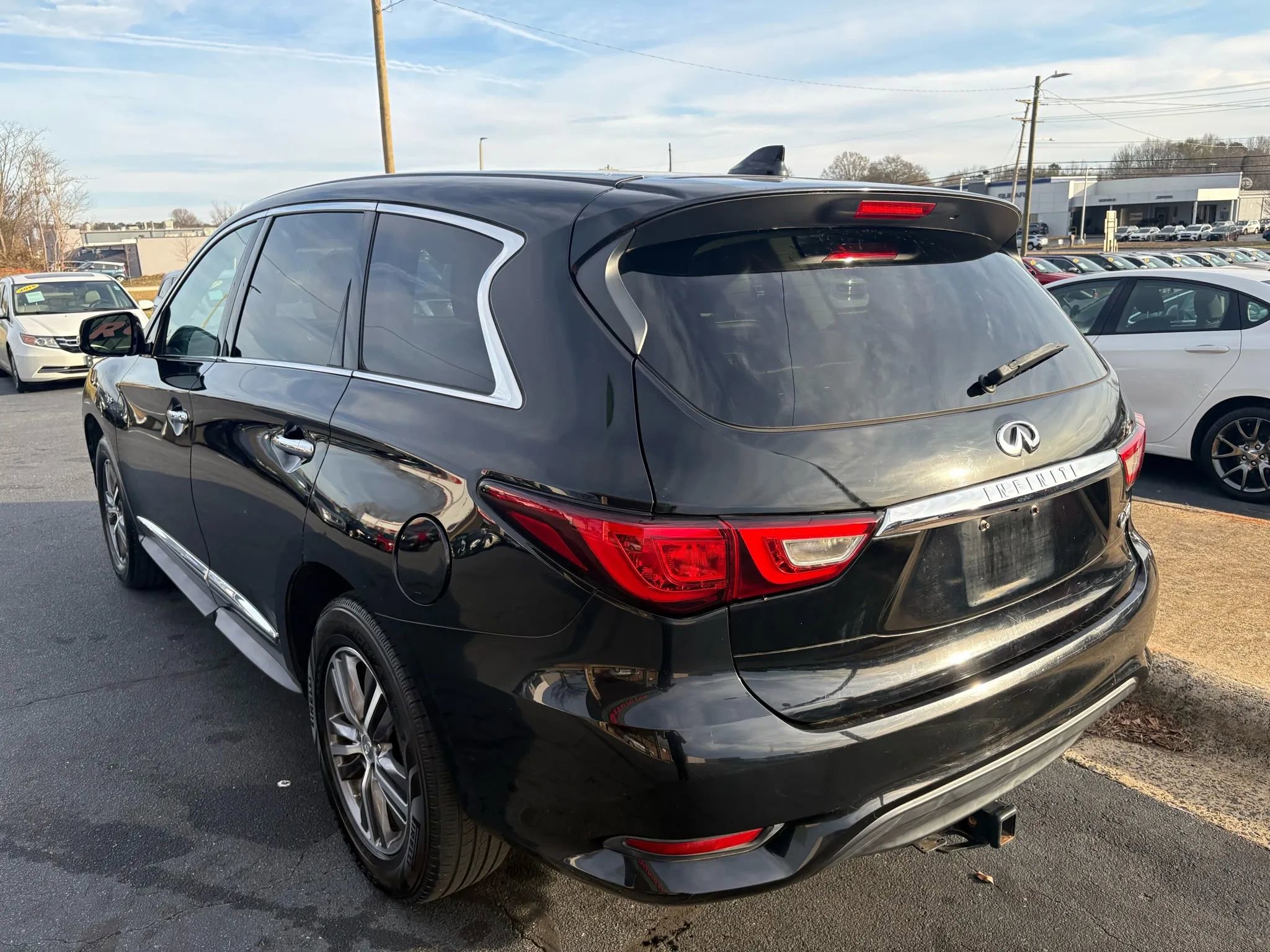 Used 2016 INFINITI QX60 3.5 Sport Utility 4D image 5