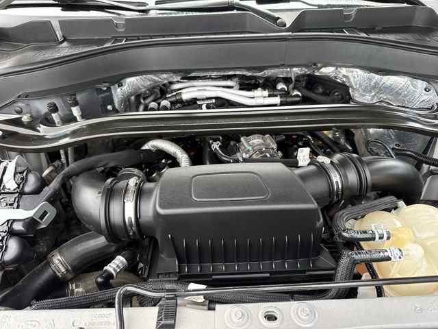 Used 2020 Ford Explorer Platinum w/ Premium Technology Package AWD/4WD image 36