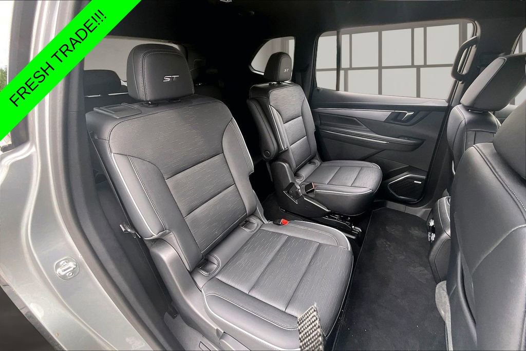Used 2025 Buick Enclave Sport Touring FWD image 23