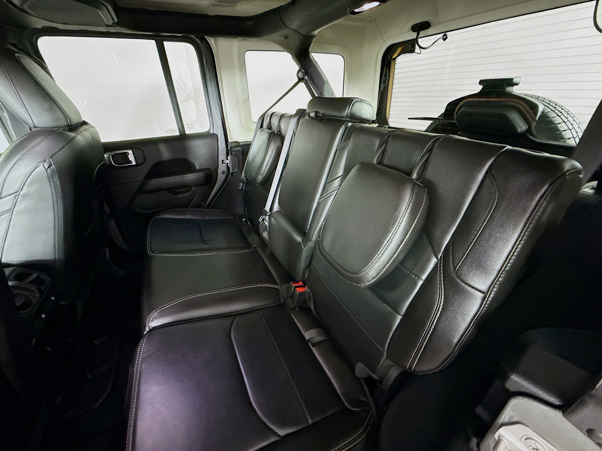 Used 2023 Jeep Wrangler Unlimited Sahara w/ Cold Weather Group image 28