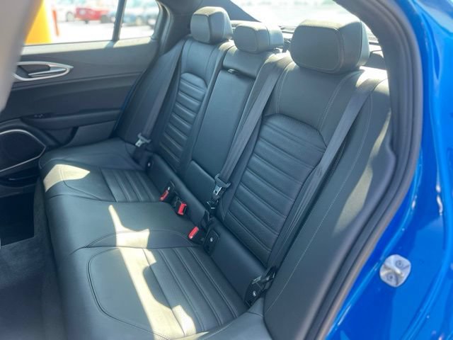 Used 2023 Alfa Romeo Giulia Veloce RWD image 17
