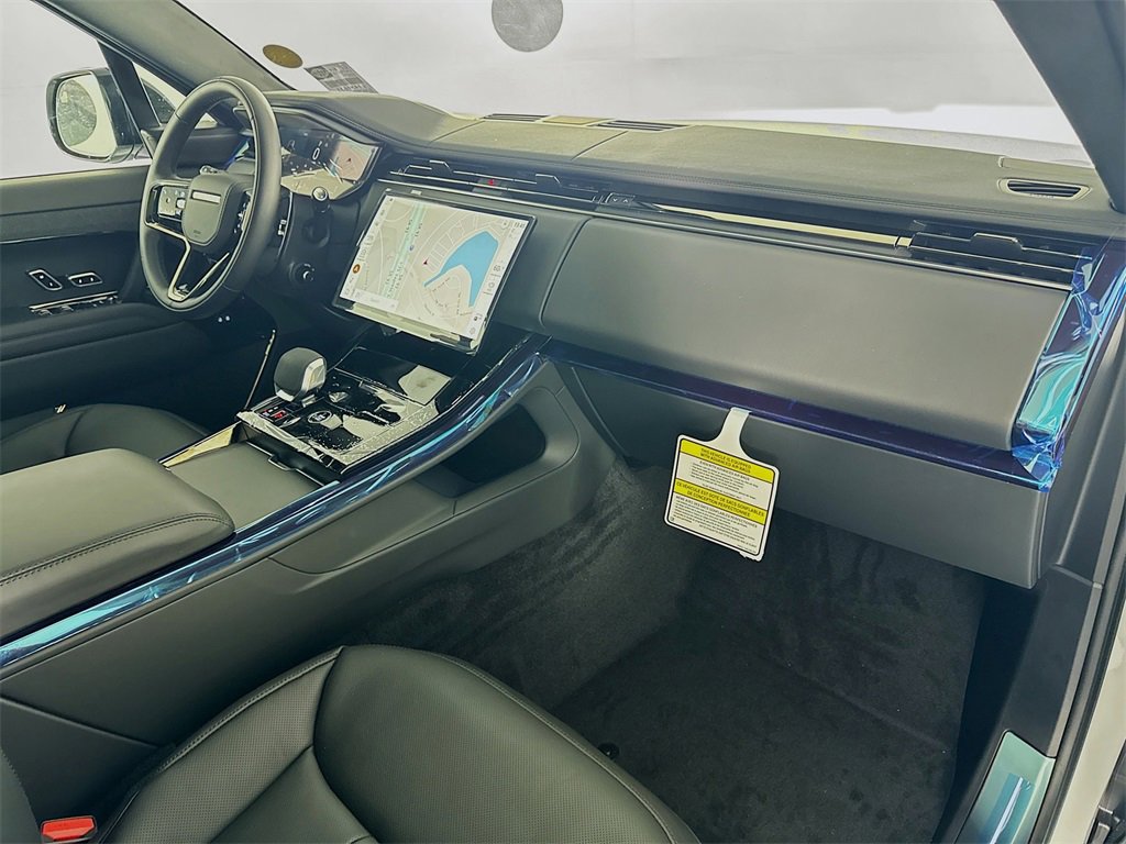 New 2025 Land Rover Range Rover Sport Dynamic SE image 27
