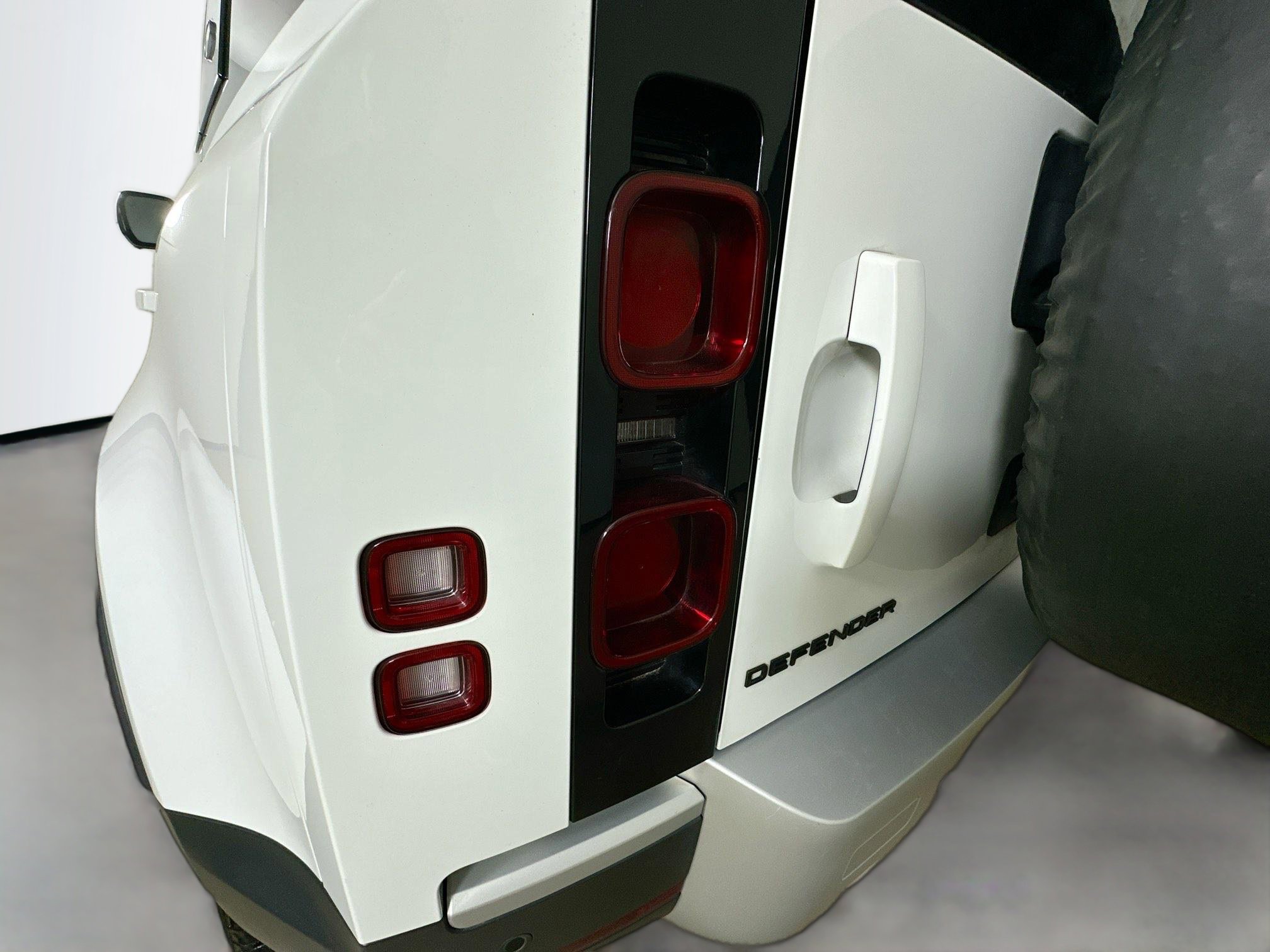 Used 2024 Land Rover Defender 110 S AWD/4WD image 17
