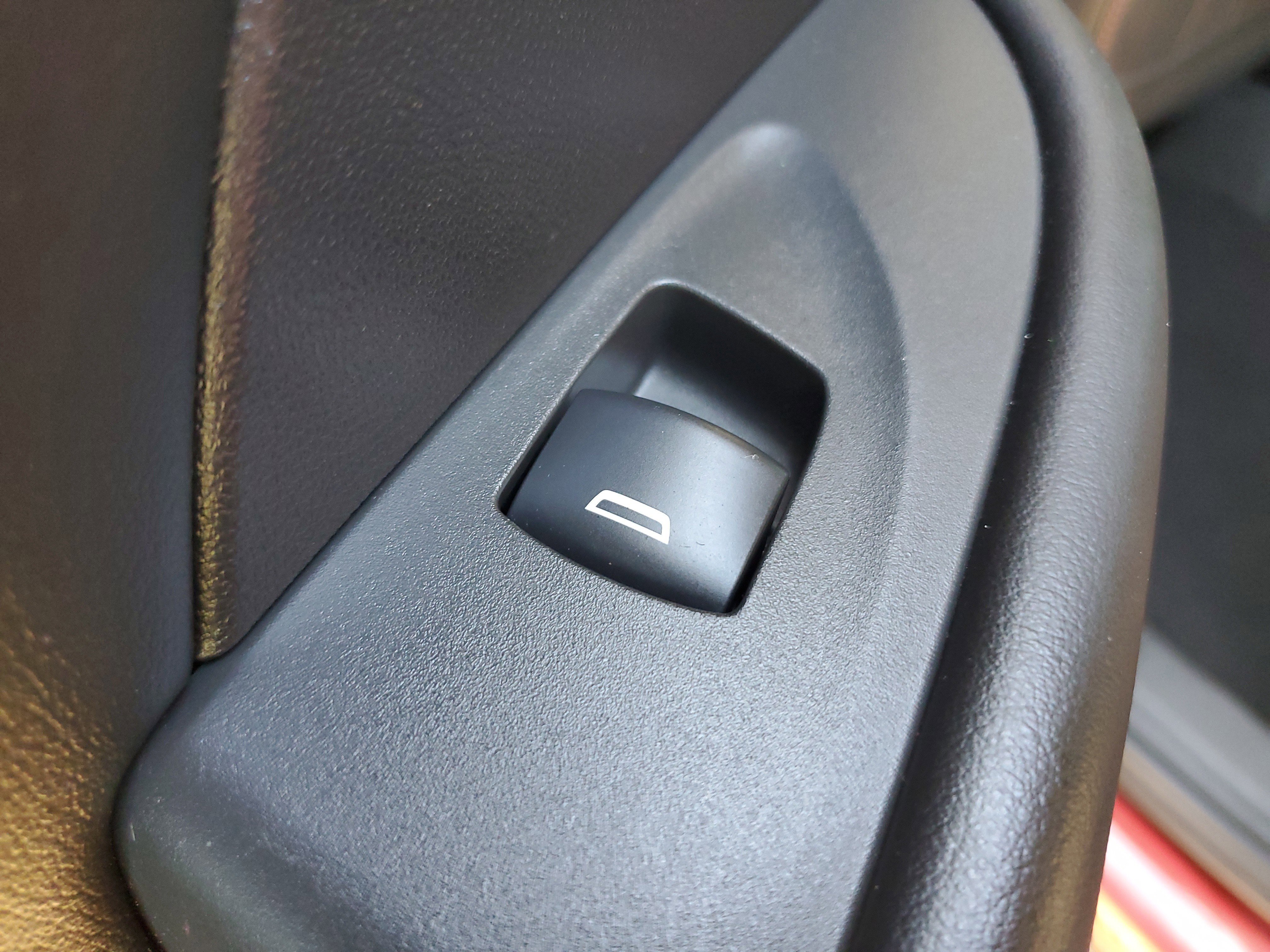 Used 2023 Buick Envision Essence w/ Sport Touring Package image 14