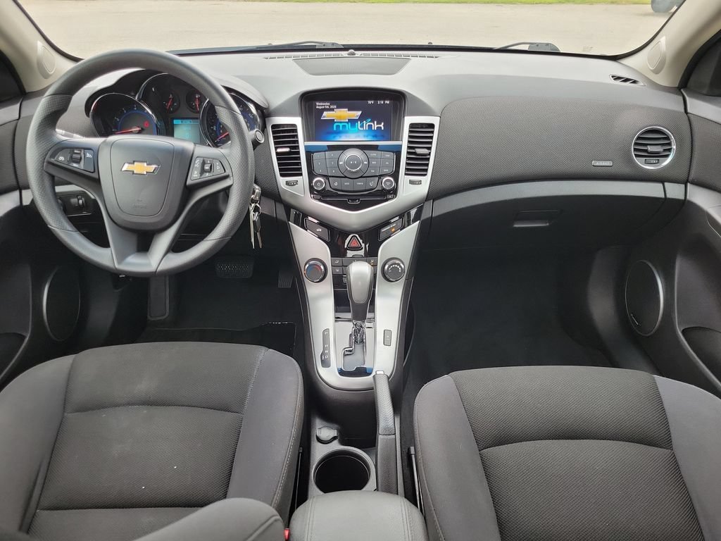 Used 2016 Chevrolet Cruze LT w/ Sun And Sound Package FWD image 10