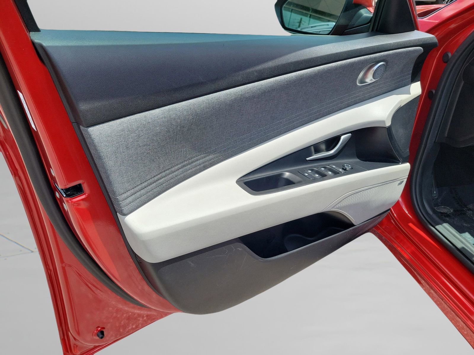 Used 2021 Hyundai Elantra Limited FWD image 23