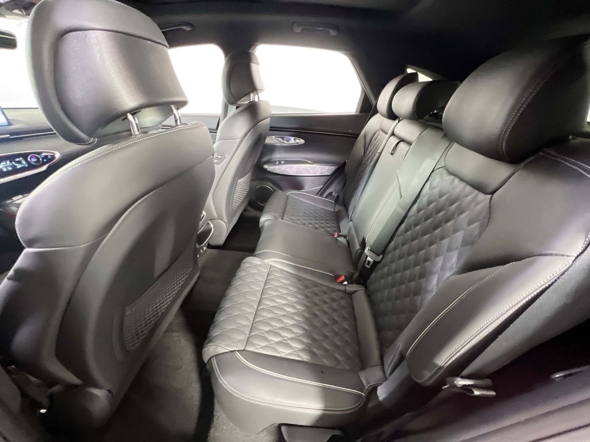 Used 2025 Genesis GV70 3.5T Sport w/ Sport Advanced Package image 25