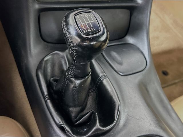 Used 2004 Chevrolet Corvette Convertible w/ Preferred Equipment Group image 16