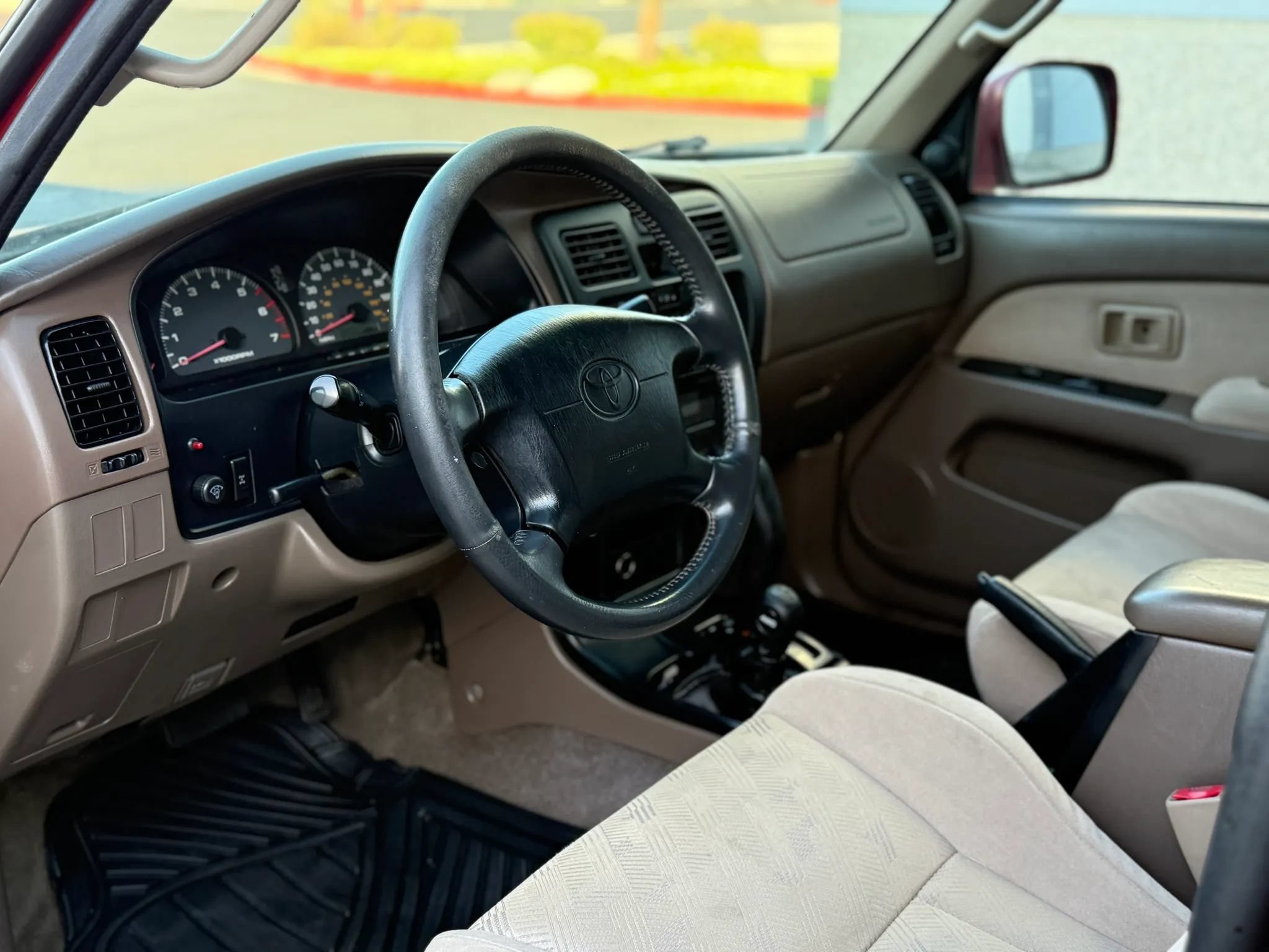 Used 2001 Toyota 4Runner SR5 AWD/4WD image 27