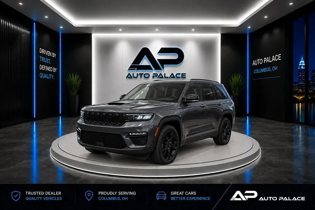 Used 2024 Jeep Grand Cherokee Limited w/ Black Appearance Package RWD image 1
