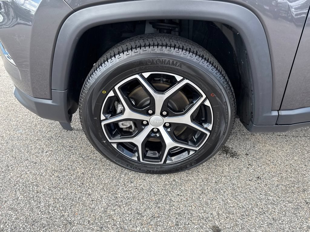 Certified 2024 Jeep Compass Limited AWD/4WD image 9