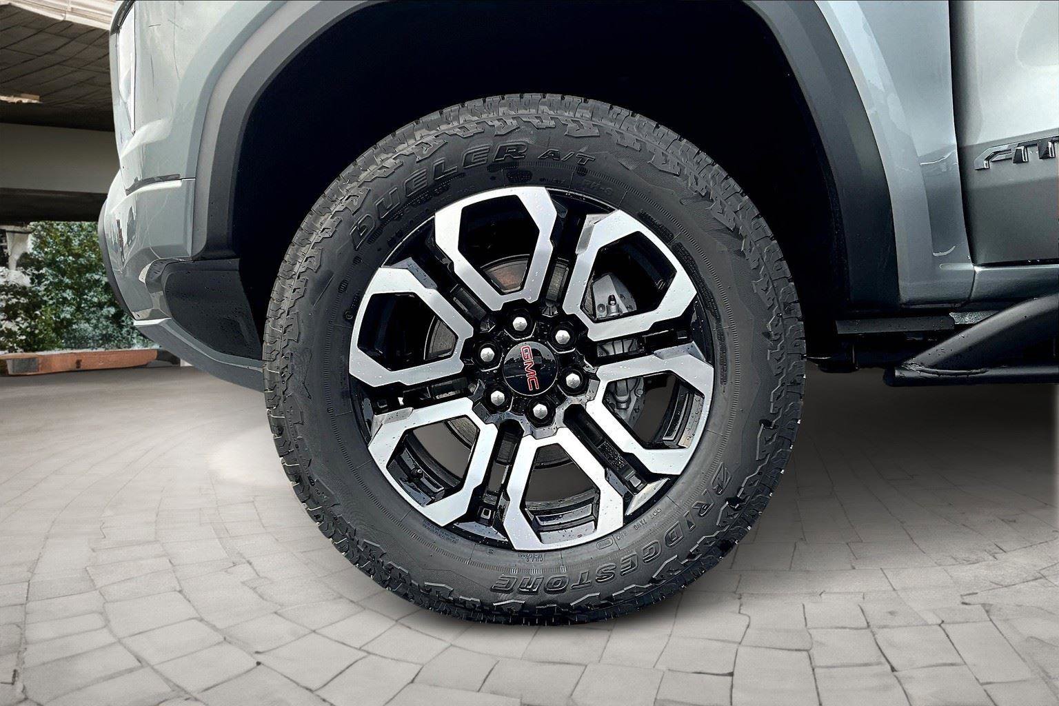 New 2025 GMC Canyon AT4 w/ Nightfall Edition image 13