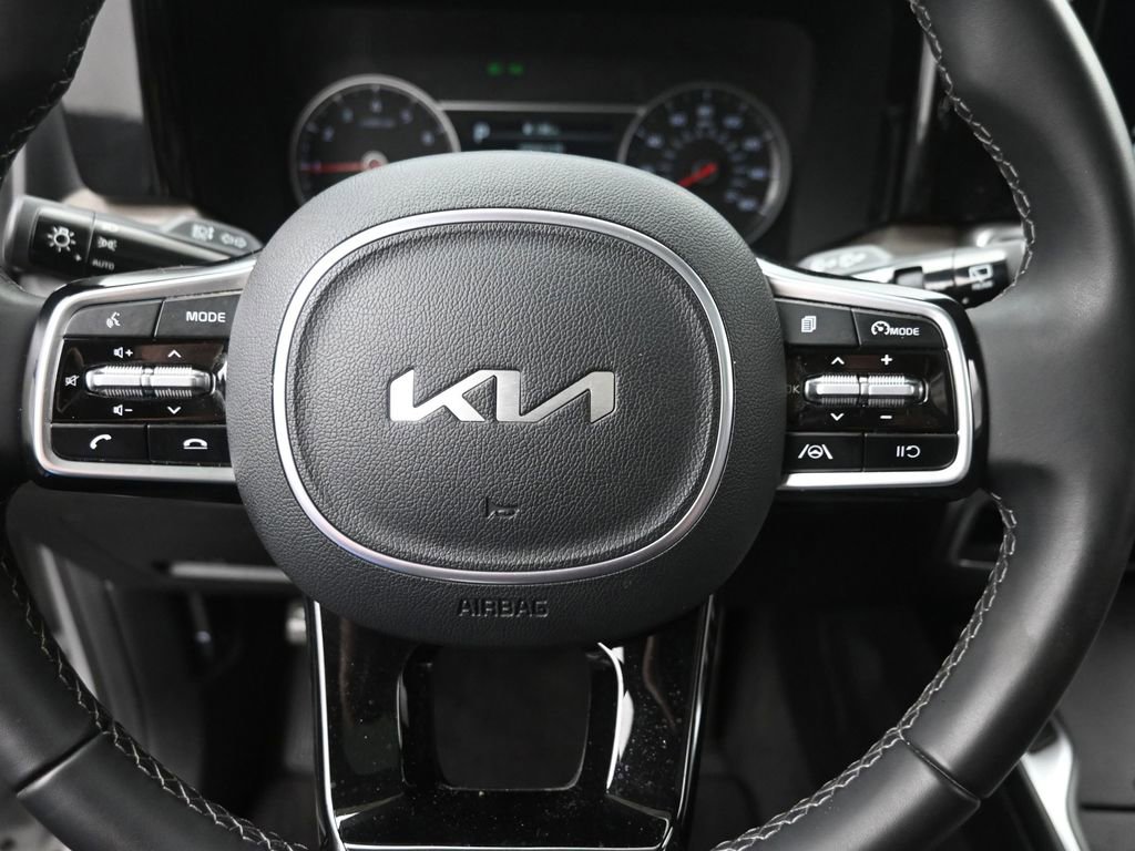 Used 2023 Kia Sorento S w/ Panoramic Sunroof Package image 17