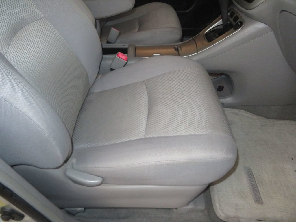 Used 2004 Toyota Highlander 4WD V6 image 30