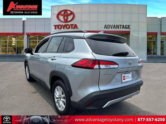 Used 2023 Toyota Corolla Cross LE AWD/4WD image 7