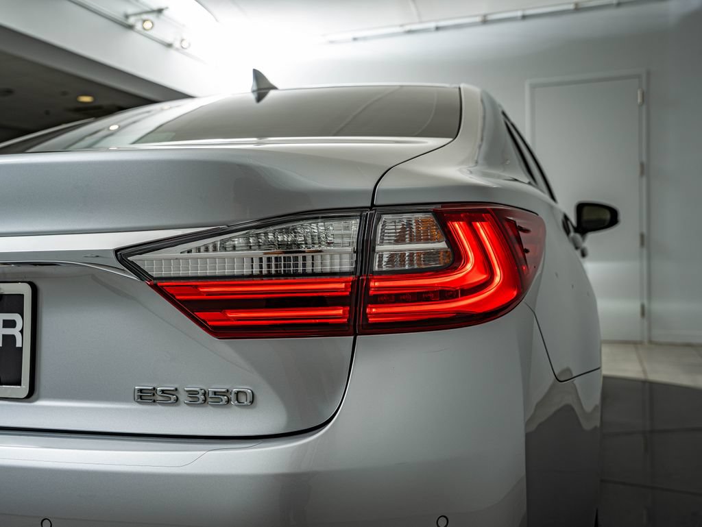 Used 2018 Lexus ES 350 w/ Premier Package FWD image 15