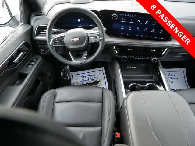 Used 2025 Chevrolet Suburban LT image 9