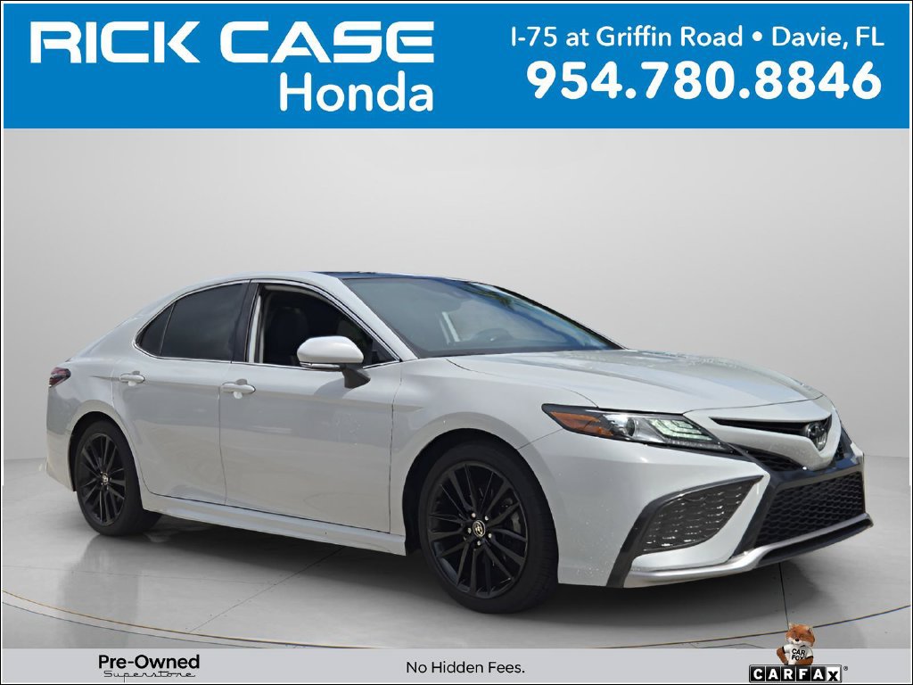 Used 2022 Toyota Camry XSE w/ Navigation Package FWD image 1