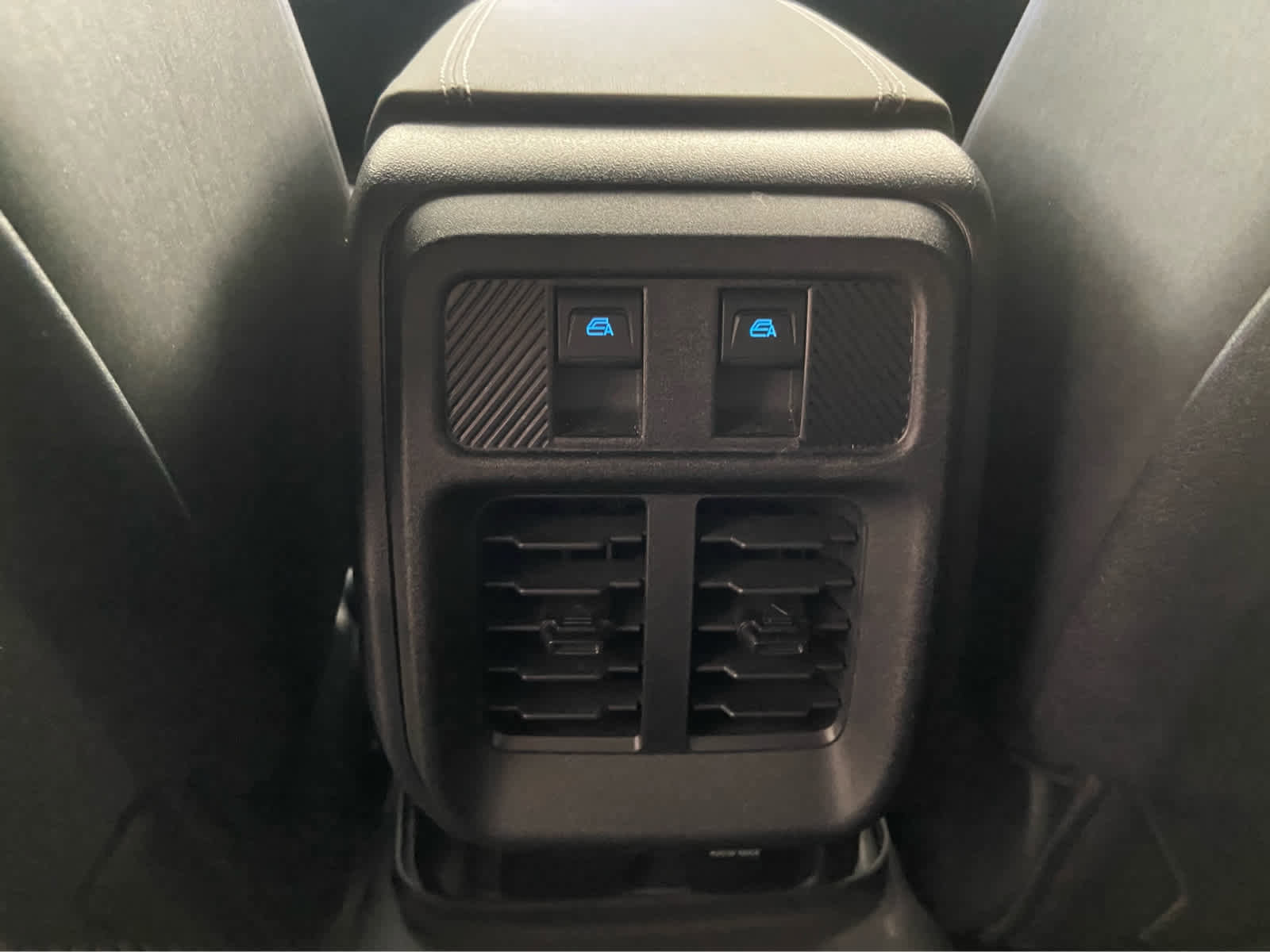 Used 2025 Ford Bronco Badlands image 15